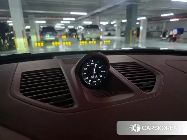 Porsche 911(992) 2025 Серебряный из Кореи, фото 2