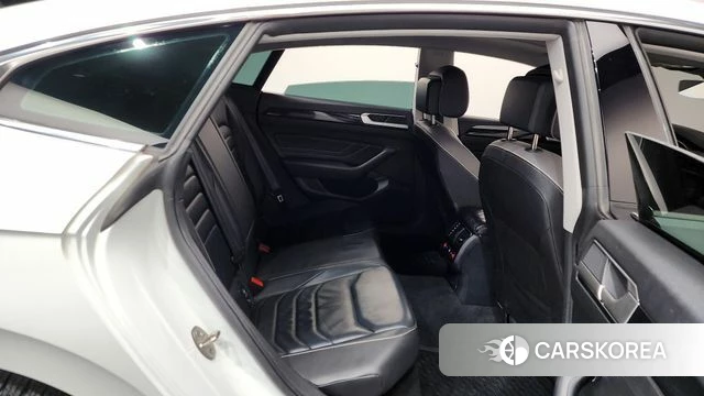 Volkswagen Arteon 2023 Белый из Кореи, фото 2