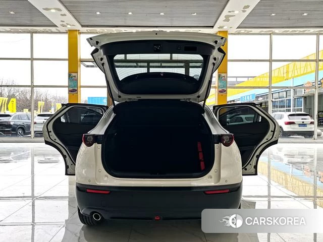 Mazda CX-30 2023 Белый из Китая, фото 2