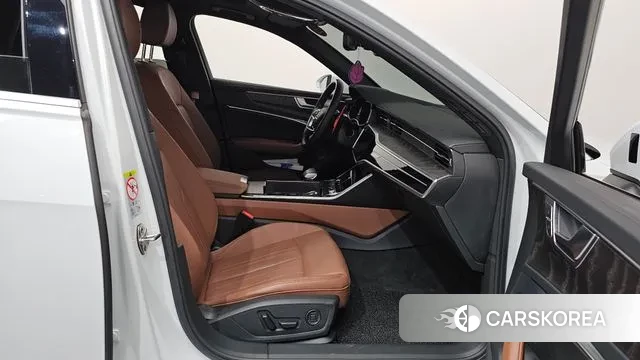 Audi A6 (C8) 2023 Белый из Кореи, фото 2