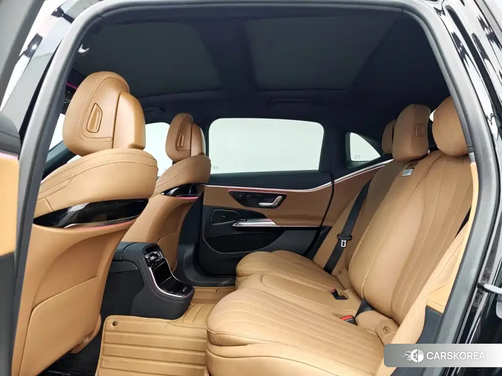 Mercedes-Benz E-Class 2024 Черный из Китая, фото 2