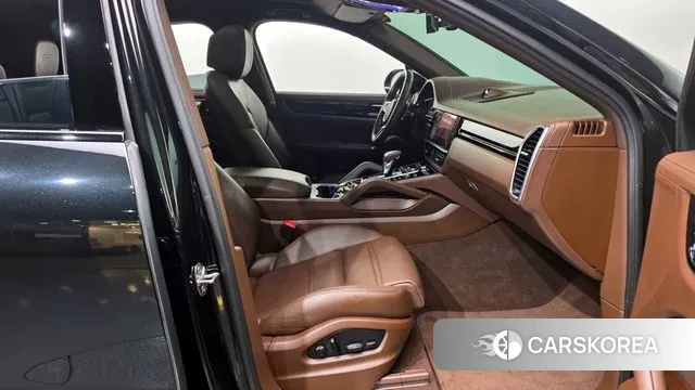 Porsche Cayenne (PO536) 2022 Черный из Кореи, фото 2