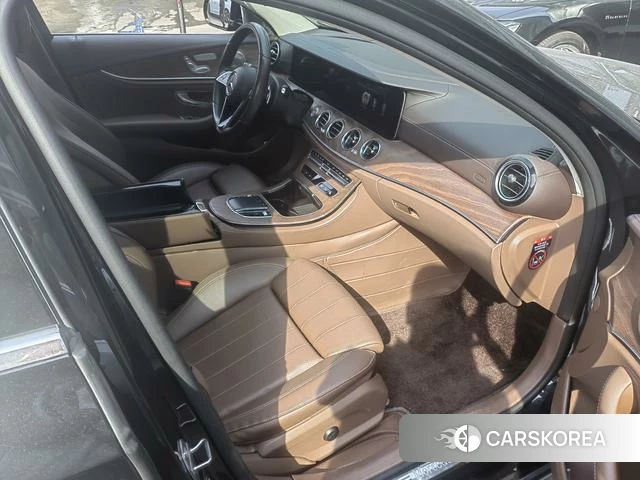 Mercedes-Benz E-class 2021 Черный из Китая, фото 2