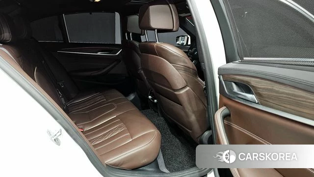 BMW 5 Series (G30) 2020 Белый из Кореи, фото 2