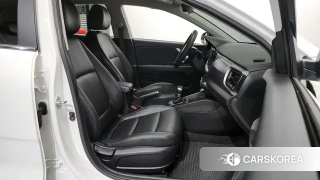 Kia Stonic 2018 Белый из Кореи, фото 2