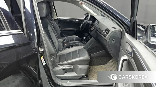 Volkswagen Tiguan second Generation 2020 Черный из Кореи, фото 2