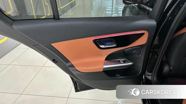 Mercedes-Benz C-Class W206 2024 Черный из Кореи, фото 2