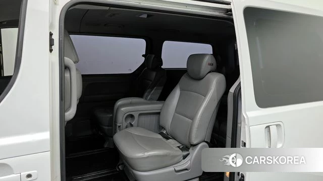 Hyundai The New Grand Starex 2018 Белый из Кореи, фото 2