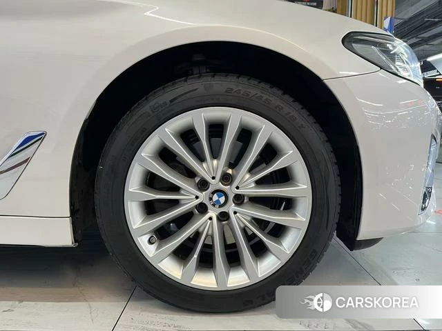 BMW 5 series 2024 Белый из Китая, фото 2