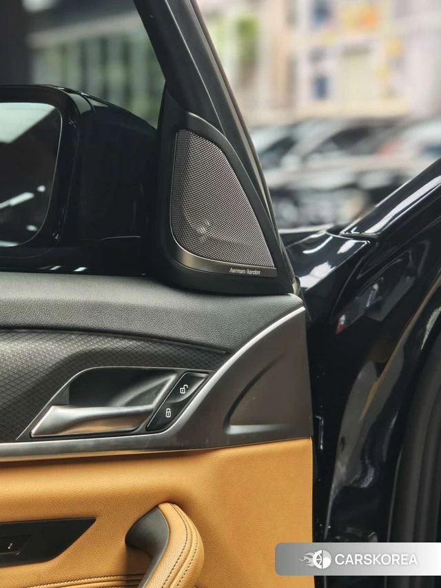 BMW 5 series (imported) 2021 Черный из Китая, фото 2