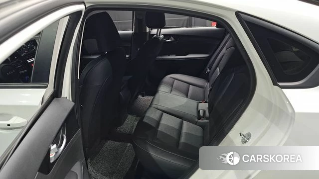 Kia The New K3 2nd generation 2023 Белый из Кореи, фото 2