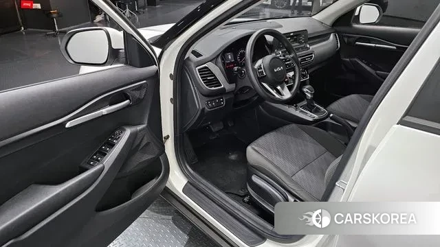 Kia Seltos 2021 Белый из Кореи, фото 2