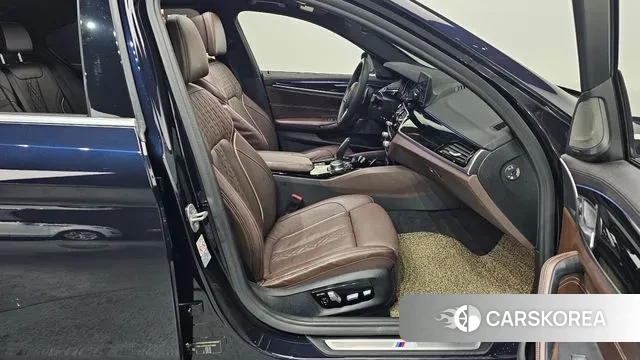 BMW 5 Series (G30) 2018 Черный из Кореи, фото 2