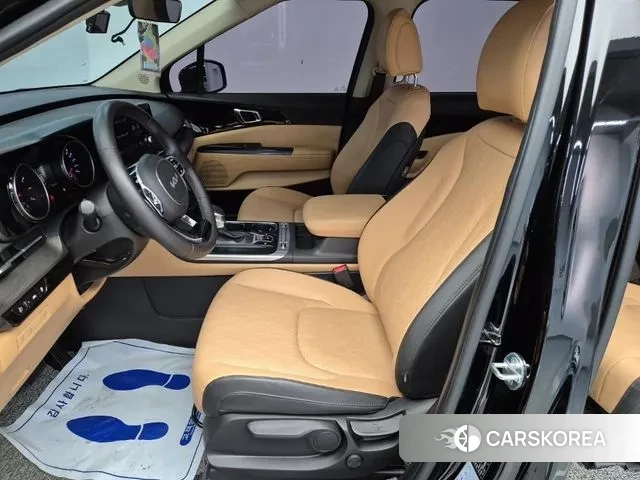 Kia Carnival 4th generation 2023 Черный из Кореи, фото 2