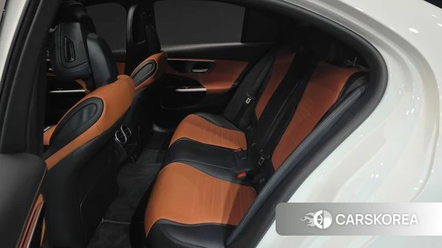 Mercedes-Benz C-Class W206 2022 Белый из Кореи, фото 2