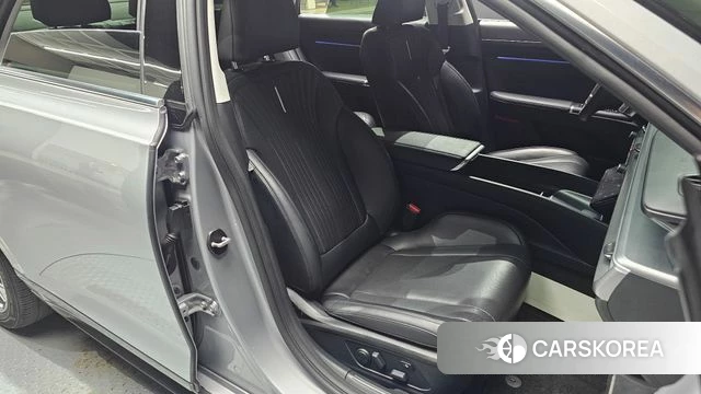 Hyundai Grandeur (GN7) 2023 Серебряный из Кореи, фото 2