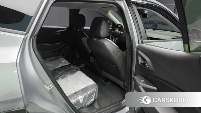Chevrolet (GM Daewoo) Trax Crossover 2026 Серебристо-серый из Кореи, фото 2