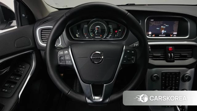 Volvo V40 Cross-Country 2019 Белый из Кореи, фото 2