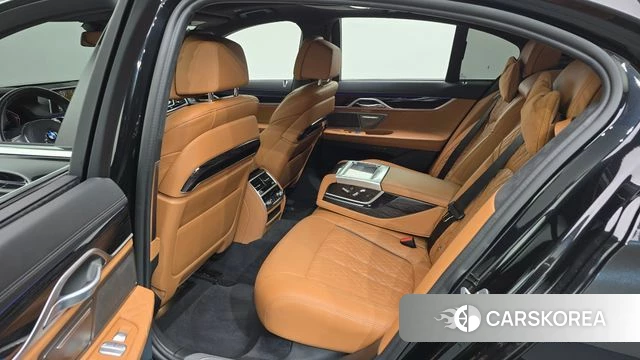 BMW 7 Series (G11) 2022 Черный из Кореи, фото 2