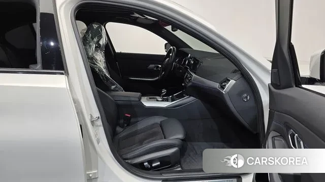 BMW 3 Series (G20) 2022 Белый из Кореи, фото 2