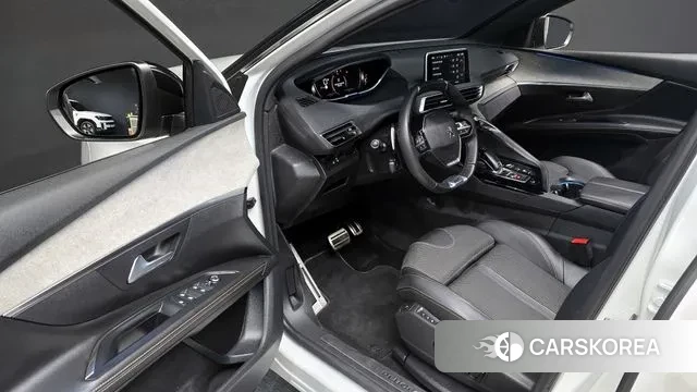 Peugeot 5008 second generation 2022 Белый из Кореи, фото 2