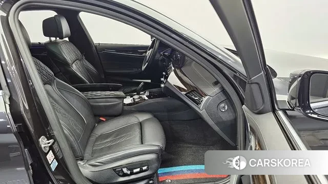 BMW 5 Series (G30) 2022 Серый из Кореи, фото 2