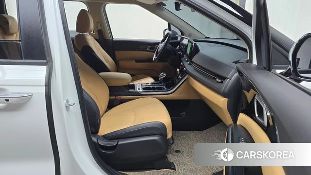 Kia Carnival 4th generation 2023 Белый из Кореи, фото 2