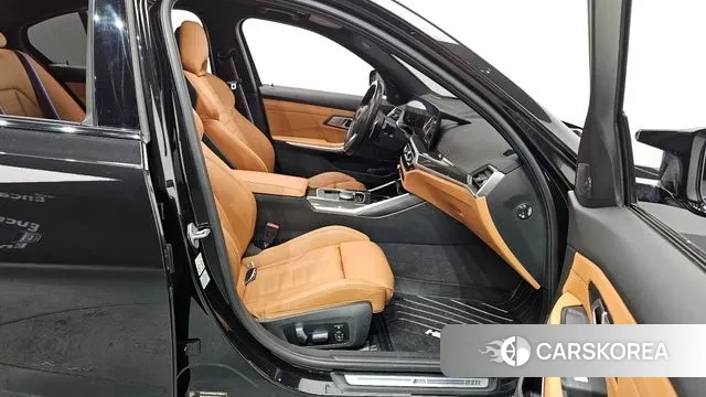 BMW 3 Series (G20) 2023 Черный из Кореи, фото 2