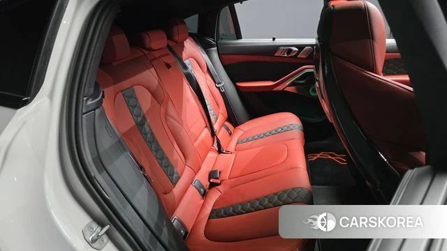 BMW X6M (G06) 2024 Белый из Кореи, фото 2