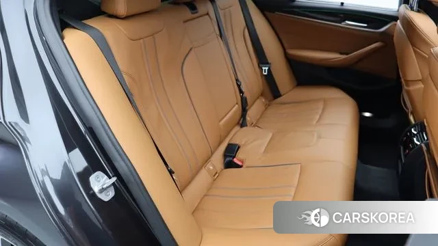 BMW 5 Series (G30) 2022 Серый из Кореи, фото 2