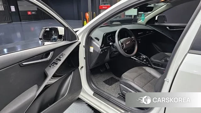 Kia Di Ol Nu Niro 2022 Белый из Кореи, фото 2