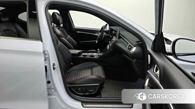 Genesis G70 2018 Серебристо-серый из Кореи, фото 2
