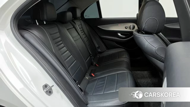 Mercedes-Benz E-Class W213 2019 Белый из Кореи, фото 2