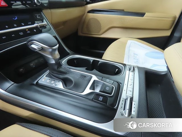 Kia Carnival 4th generation 2022 Серебряный из Кореи, фото 2