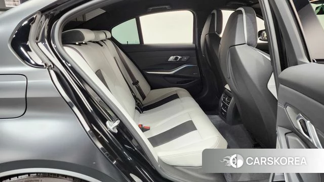 BMW M3 (G80) 2025 Черный из Кореи, фото 2