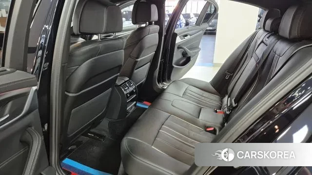 BMW 5 Series (G30) 2022 Черный из Кореи, фото 2