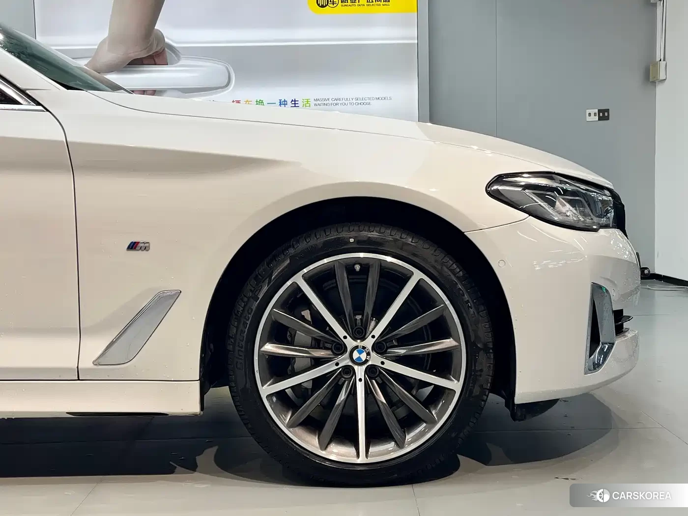 BMW 5 series 2021 Белый из Китая, фото 2