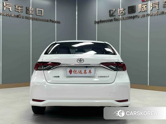 Toyota Corolla 2023 Белый из Китая, фото 2