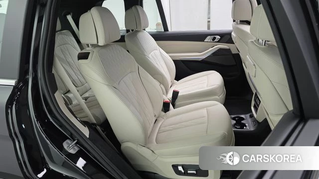 BMW X7 (G07) 2025 Черный из Кореи, фото 2