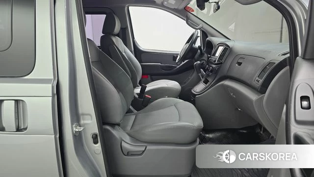 Hyundai The New Grand Starex 2019 Серебристо-серый из Кореи, фото 2