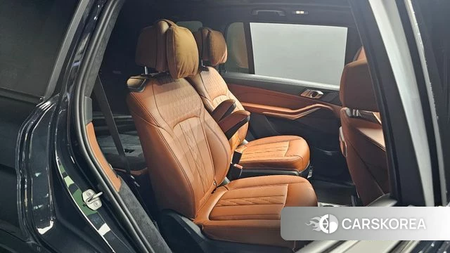BMW X7 (G07) 2024 Черный из Кореи, фото 2