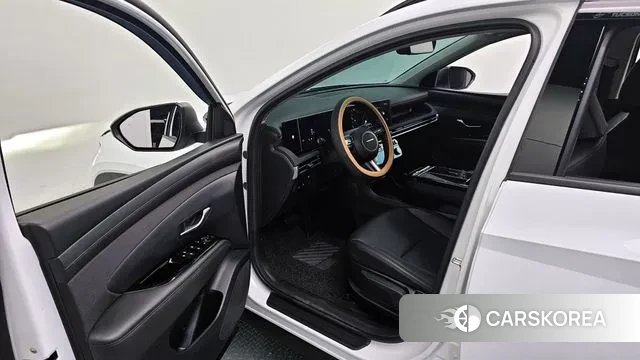 Hyundai The New Tucson (NX4) 2024 Белый из Кореи, фото 2