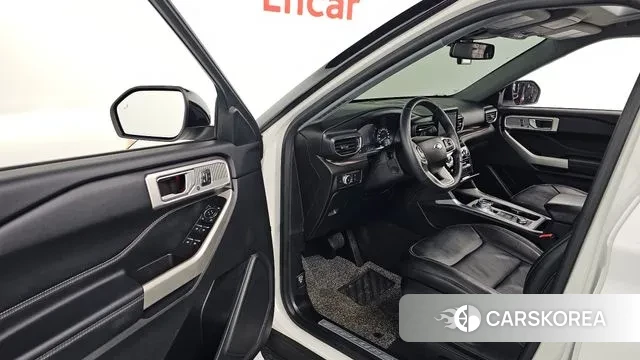 Ford Explorer 6th Generation 2022 Белый из Кореи, фото 2