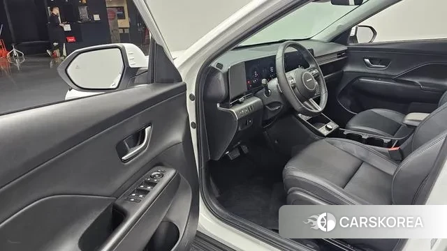 Hyundai Kona (SX2) 2024 Белый из Кореи, фото 2