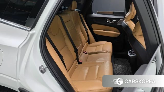Volvo XC60 second Generation 2019 Белый из Кореи, фото 2