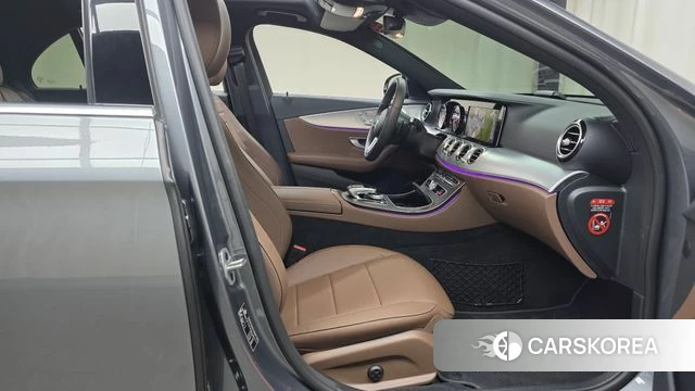 Mercedes-Benz E-Class W213 2020 Серый из Кореи, фото 2