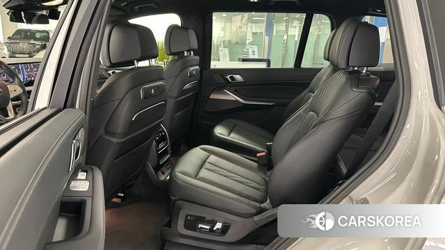 BMW X7 (G07) 2025 Белый из Кореи, фото 2