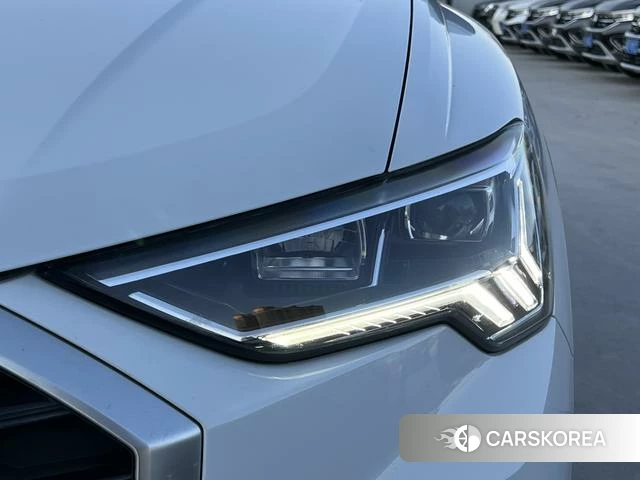 Audi Q3 2022 Белый из Китая, фото 2