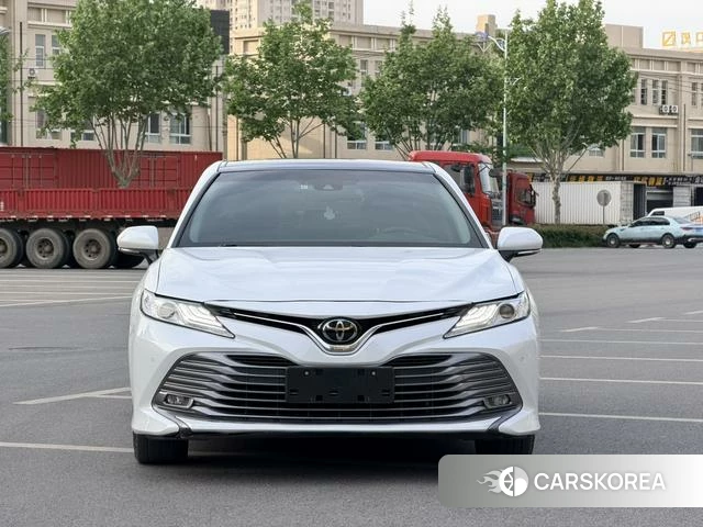 Toyota Camry 2021 Белый из Китая, фото 2