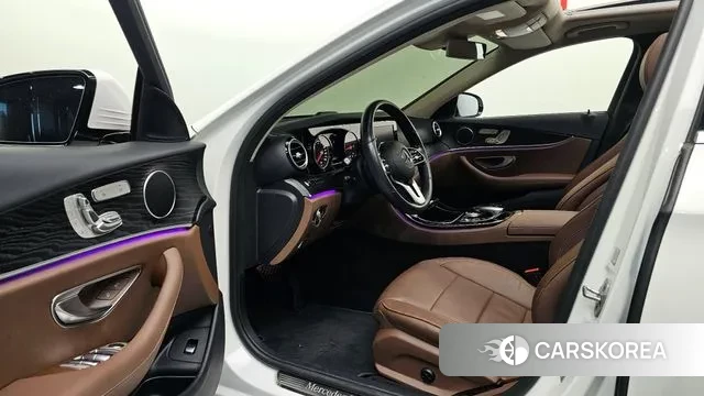 Mercedes-Benz E-Class W213 2020 Белый из Кореи, фото 2